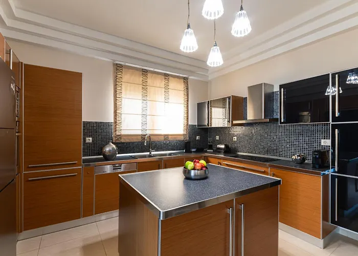 Ralu - Faliraki & Traganou * Kalithies